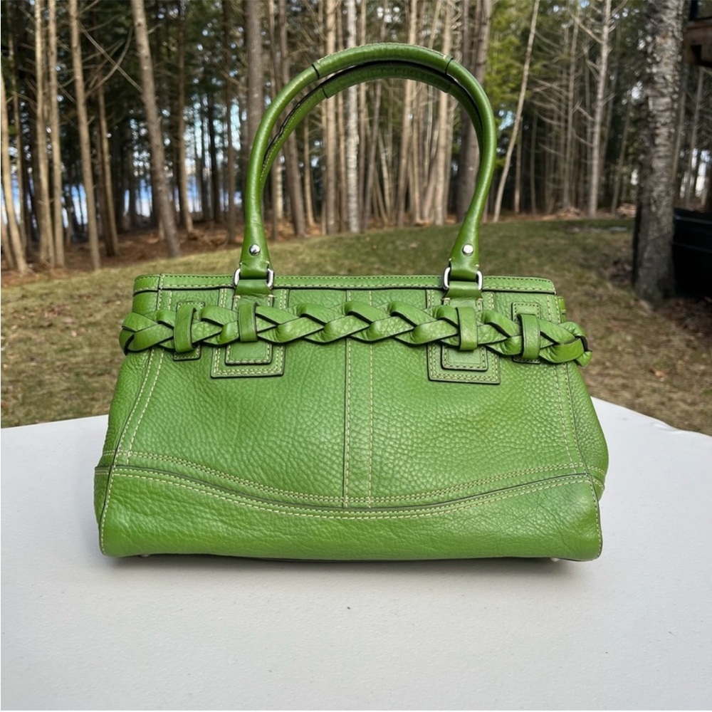COACH Green Leather Shoulder Bag with Structured Design - Picture 4 of 11